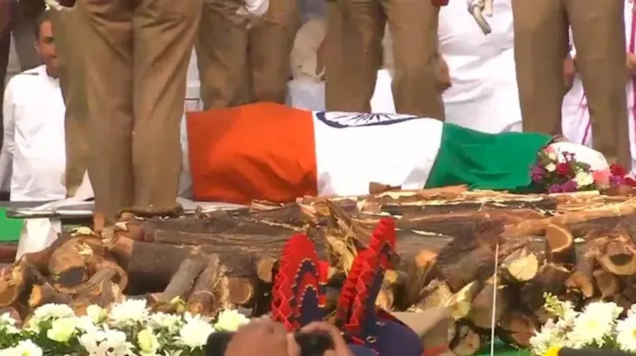 Amit Shah Attends Funeral