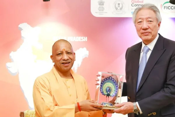 CM Yogi Meets Temasek Chairman