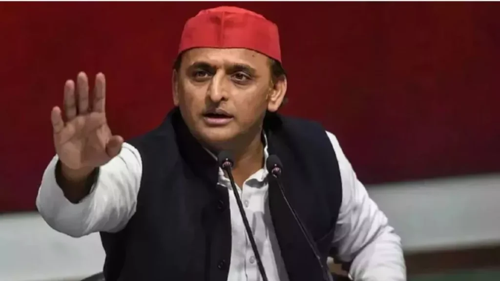 Akhilesh Yadav ate at the feast