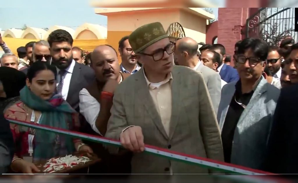 Omar Refuses to Cut Tricolor Ribbon