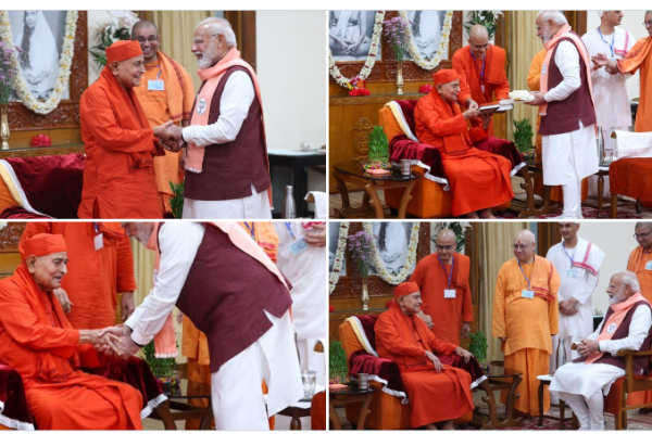 Modi touched the feet of Swami