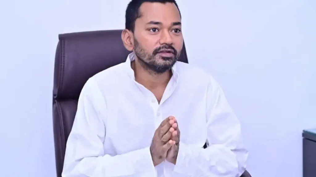 Nitish son Nishant enters politics