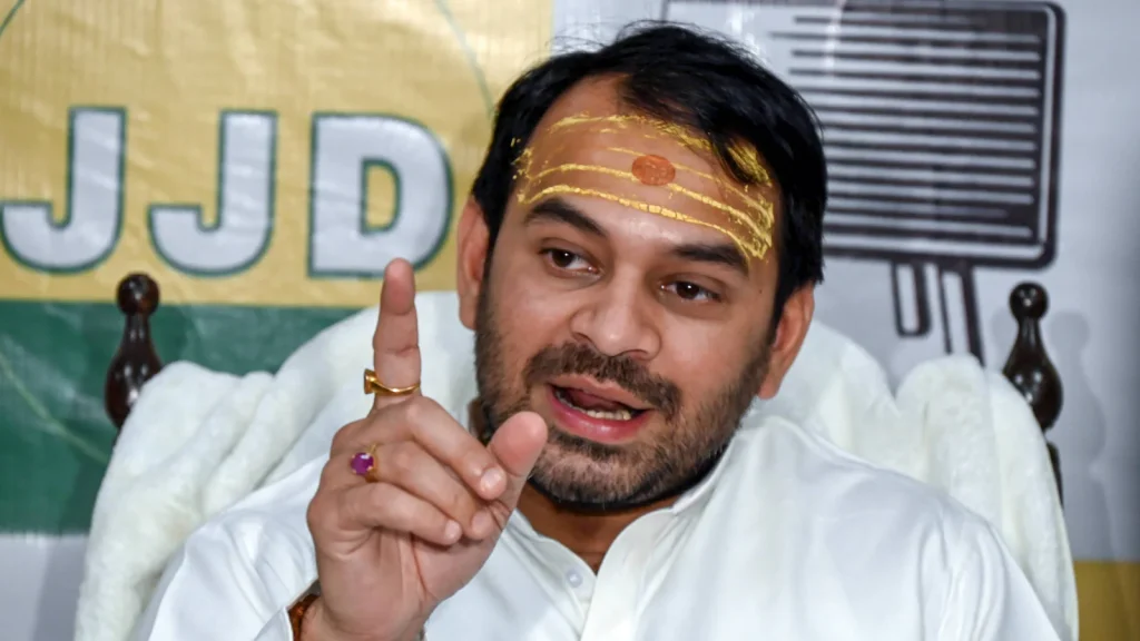 Tej Pratap lashes out at Nitish