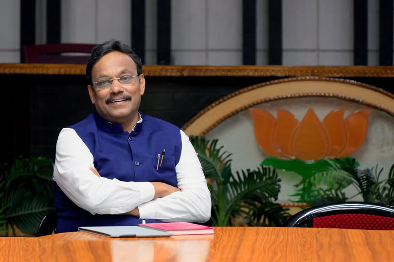 Vivek Tabde handed the reins UP BJP
