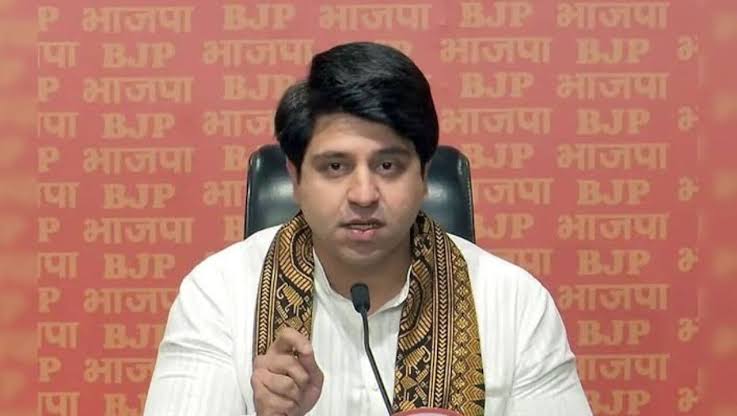 Shehzad Poonawalla has resigned