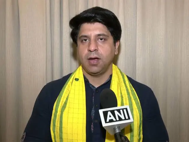 Shehzad Poonawalla has resigned