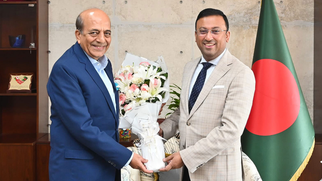 Dinesh Trivedi met Humayun Kabir