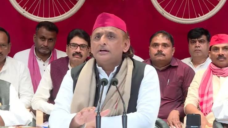 Akhilesh Yadav held a conference